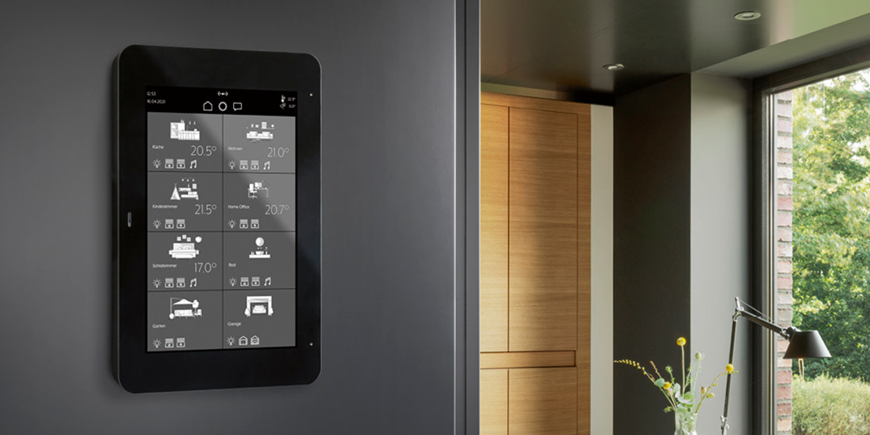 JUNG Smart Panel 8 bei Hansen & Zängler Elektrotechnik in Gemünden