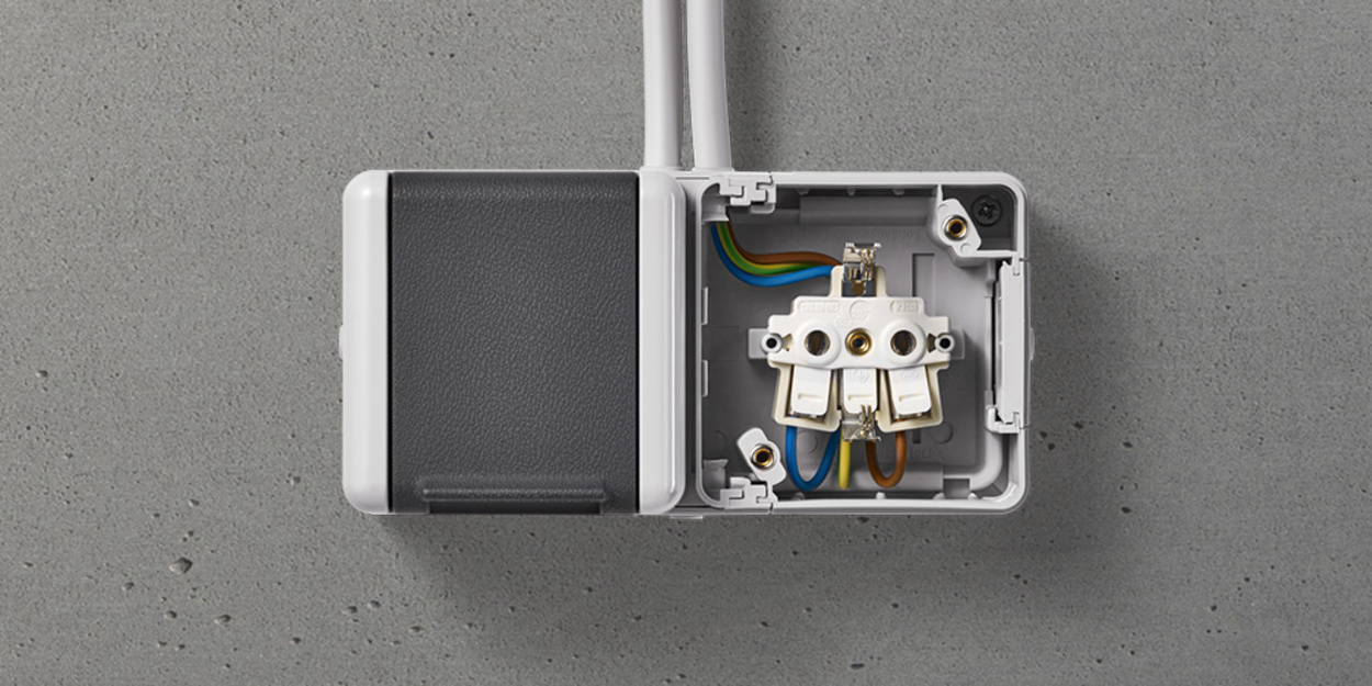 Doppelsteckdose mit Trennsteg bei Hansen & Zängler Elektrotechnik in Gemünden
