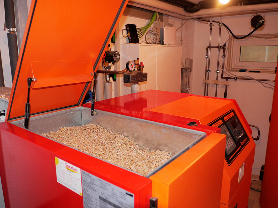 Palletheizung2 bei Hansen & Zängler Elektrotechnik in Gemünden