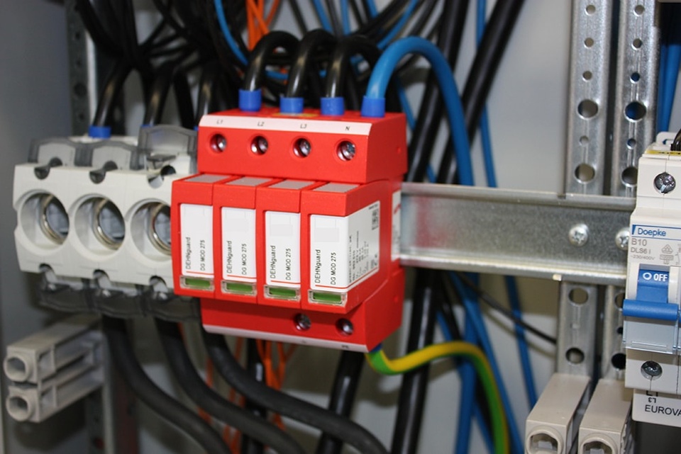 U berspannungsschutz bei Hansen & Zängler Elektrotechnik in Gemünden